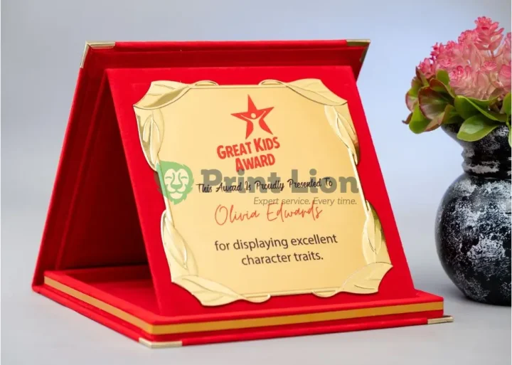 New velvet red award PLAW074