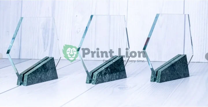0157A CRYSTAL AWARD PLAW001