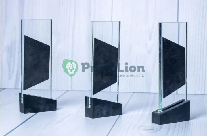 CRYSTAL AWARD PLAW035