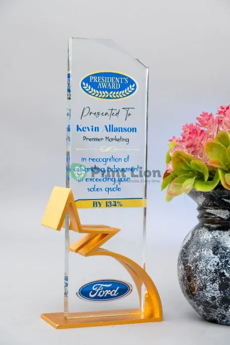Gold metallic base awards PLAW099