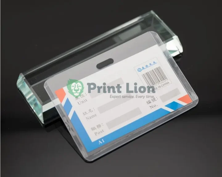 Light frosted card holders. (9.3*5.6cm) PLCH013